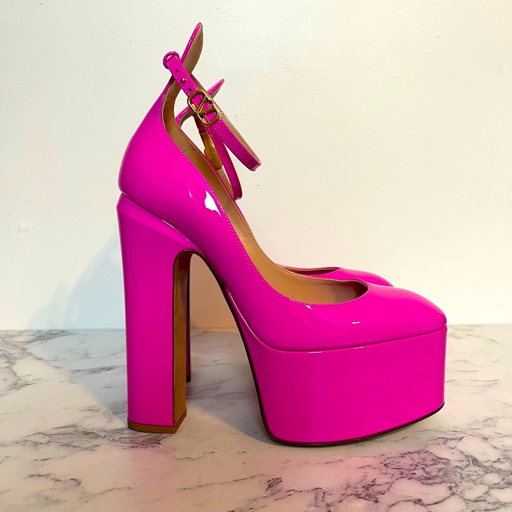 VALENTINO GARAVANI TAN-GO PLATFORM PUMP IN PATENT LEATHER 155 MM Size 37